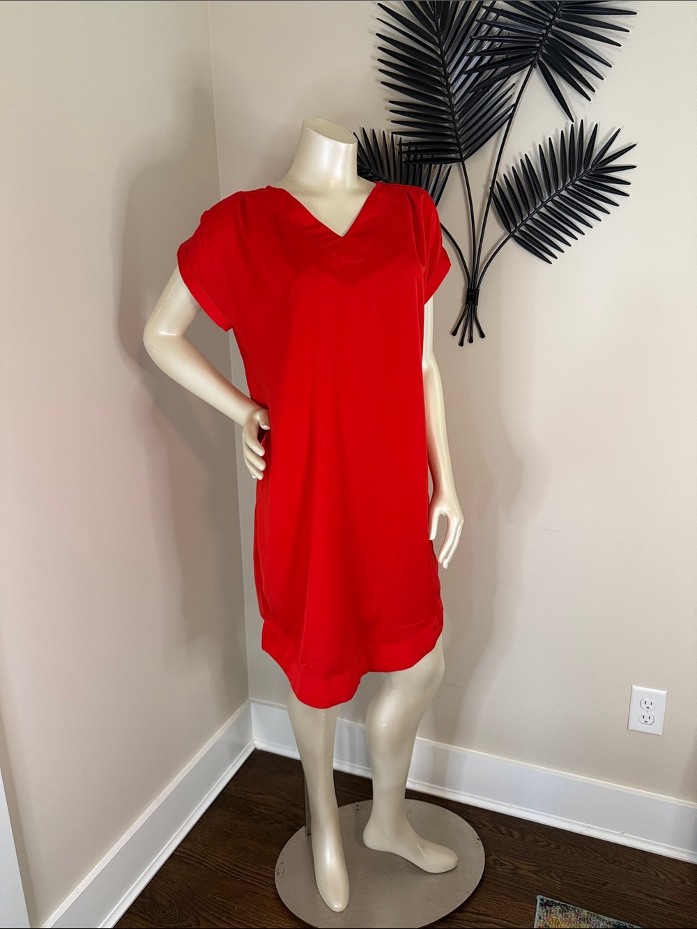 Classic Red V-Neck Women's Sheath Dress